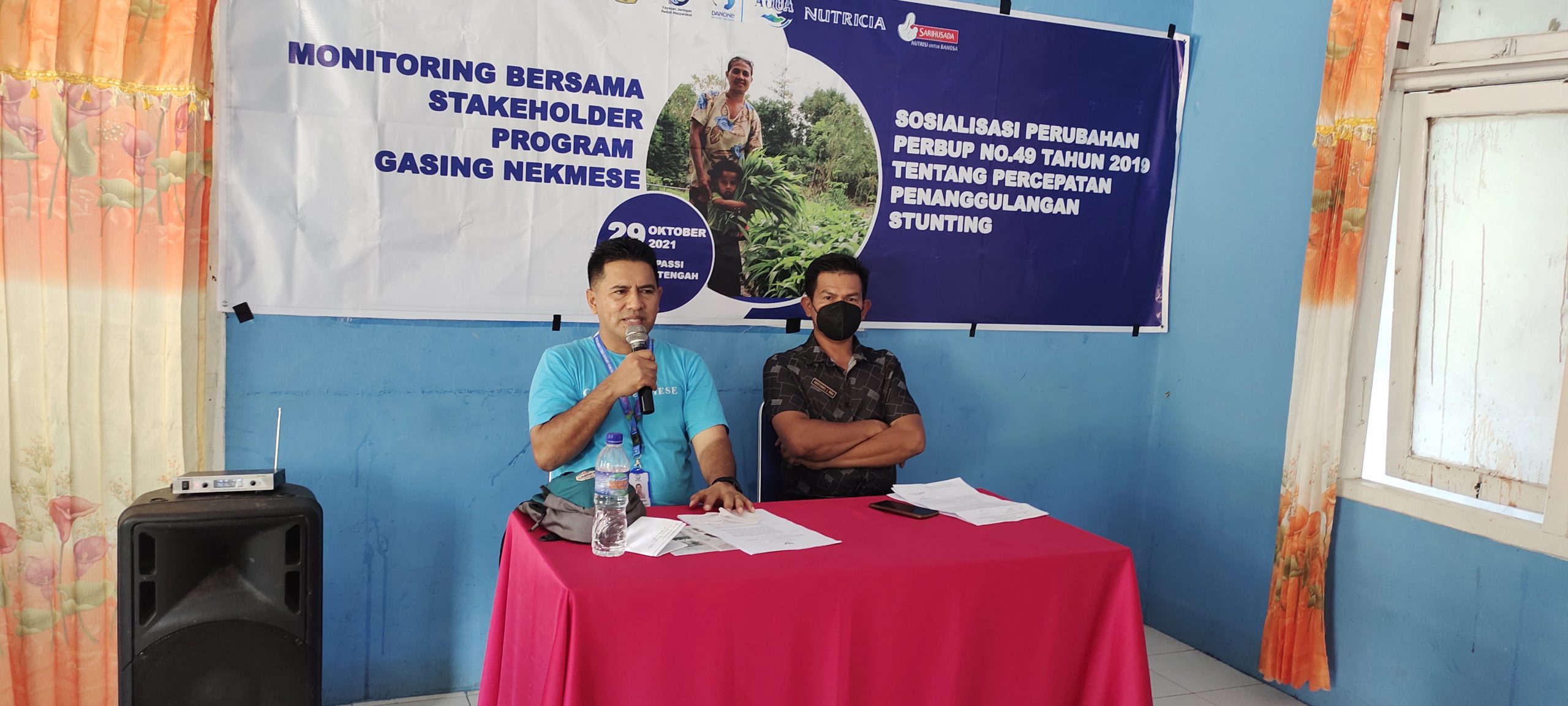 Foto.Pemaran Materi Stinting Oleh Pimpinan Yayasan Jaringan Peduli Masyarakat (JPM) Kupang Yohanis Pakereng.