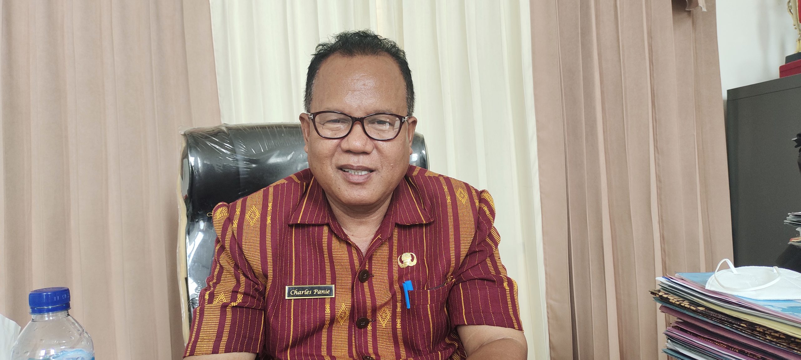 Kepala Dinas Pemberdayaan Masyarakat Desa Kabupaten Kupang Charles Panie.
