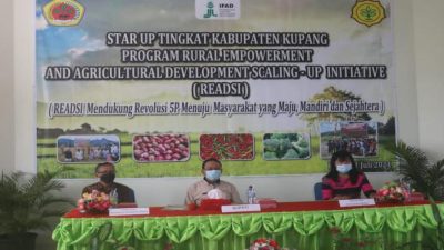 Foto. Bupati Kupang dalam mengikuti kegiatan Star Up Tingkat Kabupaten Kupang Program readsi di Oelamasi, Kamis (01 /06/2021).