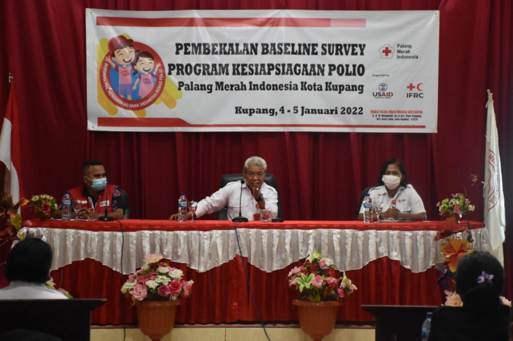 Foto. Wakil wali kota kupang dr. Hermanus Man, membuka kegiatan pembekalan baseline survey program kesiapsiagaan polio.