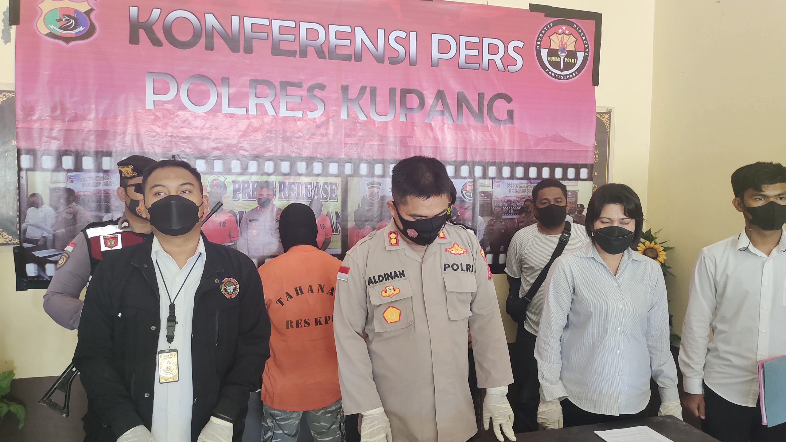 Foto. Polres Kupang Tetapkan Tersangka Tindak Pidana Orang Asal Malaka.