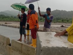 Banjir Rendam Puluhan Rumah Warga di Kecamatan Fatuleu Barat, 1 Warga Dinyatakan Hilang