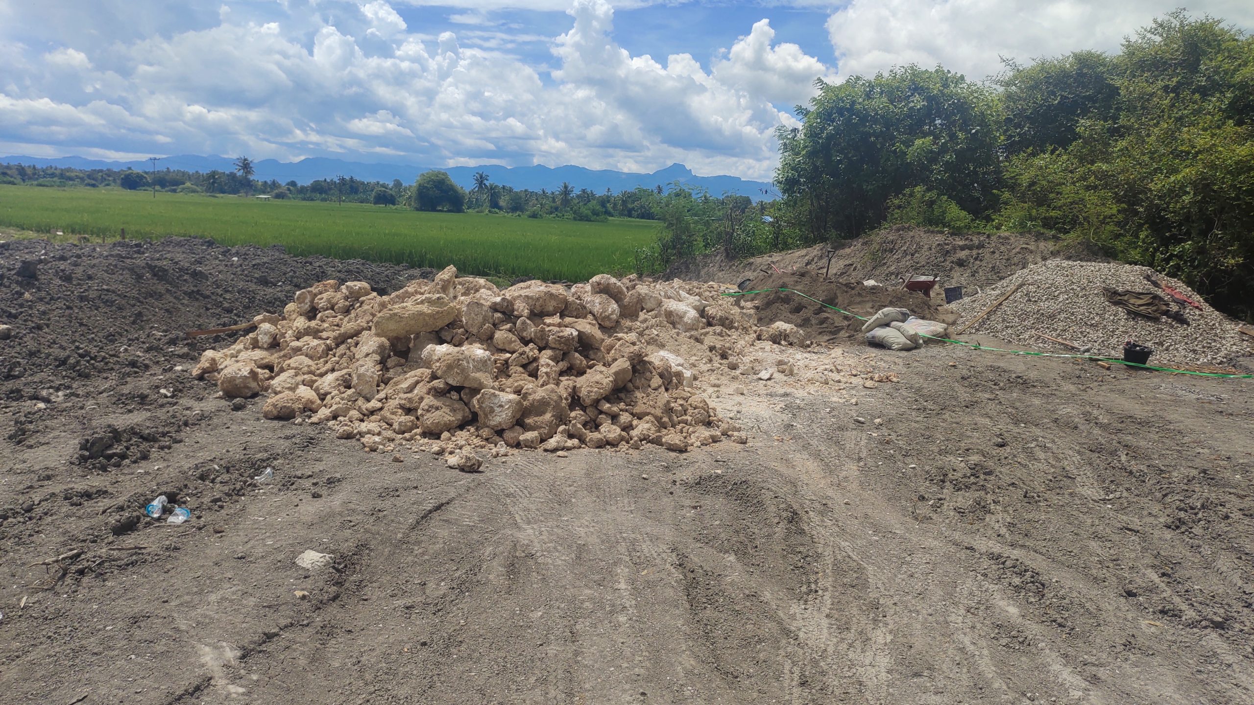 Foto. Lokasi Pembangunan Kandang Ayam di Desa Oesao.