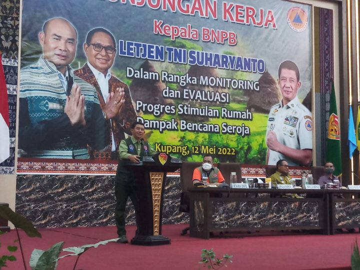 Foto. Kepala Badan Nasional Penanggulangan Bencana, Letjen TNI Suharyanto, saat lakukan Kunker Ke NTT.