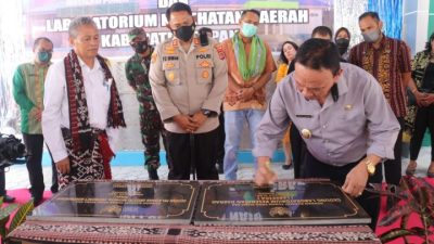 Foto. Bupati Kupang Korinus Masneno, meresmikan Gedung Instalasi Ponek RSUD Naibonat dan Laboratorium Kesehatan Daerah Kabupaten Kupang.