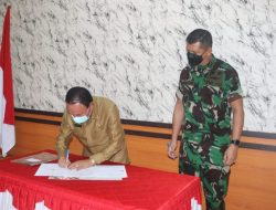 Pemkab Kupang dan Dandim 1604 Teken MoU TMMD Ke – 114