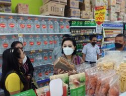 Bunda Julie Jajaki Kerja Sama dengan Hypermart Pasarkan Produk UMKM NTT