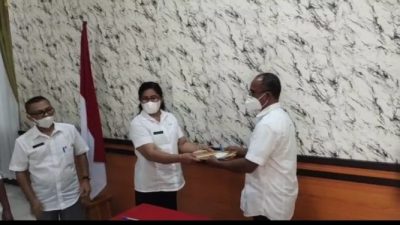 1 Pejabat Tinggi Pratama dan 7 Pejabat Administrator Lingkup Pemkab Kupang Diserahterimakan