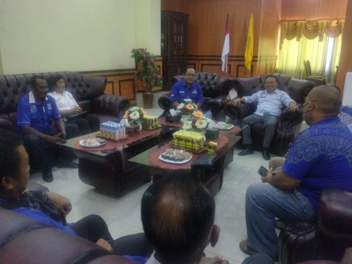 Foto. Memperkenalkan diri Pengurus Baru DPC Demokrat Temui Bupati Kupang Korinus Masneno dan bahas berbagai isu pelayanan publik. 