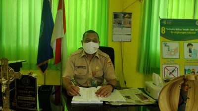 Foto. Kepala Sekolah SD Inpres Oesapa Kecil Wensislaus Kavit, S.Pd.