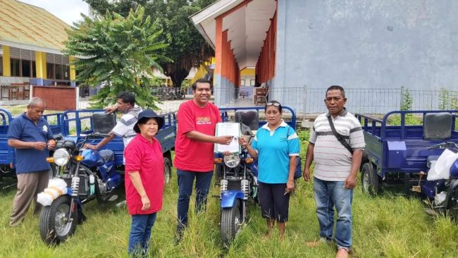 Foto. Anggota DPR RI Komisi IV Fraksi PDI Perjuangan Yohanes Fransiskus Lema, S.IP, M.Si terus memberikan dukungan dan perhatian kepada petani di Provinsi Nusa Tenggara Timur (NTT). 