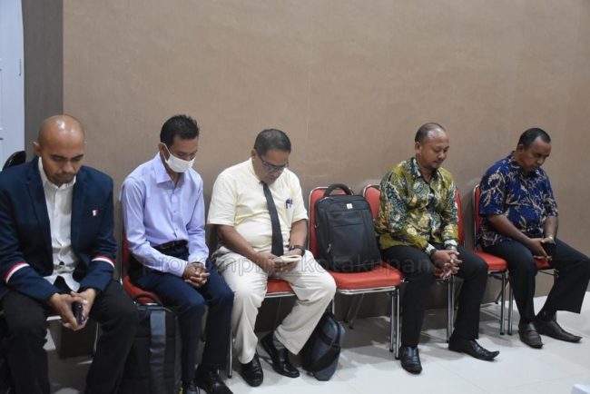 Foto. 5 orang kandidat calon Direktur Utama Perusahaan Daerah Air Minum (PDAM) Kota Kupang mengikuti wawancara akhir oleh Penjabat Wali Kota Kupang.