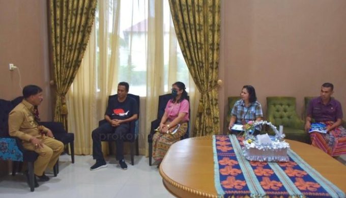 Kepala Ombudsman Perwakilan NTT, Darius Beda Daton mengapresiasi program pelayanan pengaduan warga yang digagas Penjabat Wali Kota Kupang, George M. Hadjoh, SH.