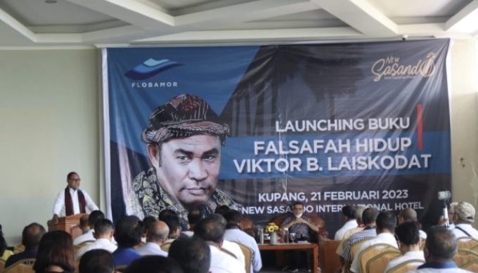 Foto. Wakil Gubernur Nusa Tenggara Timur, Josef Adreanus Nae Soi, saat memberi sambutan dan meluncurkan dengan resmi Buku "Falsafah Hidup Viktor B. Laiskodat".