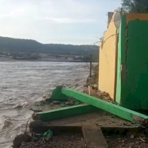 3 Rumah Warga Tersapu Banjir Bandang di Kupang