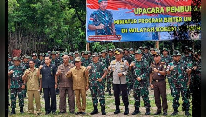 Dukung Miniatur Program Binter Unggulan TNI AD Bupati Kupang dan Forkopimda Sumbang 600 Zak Semen.