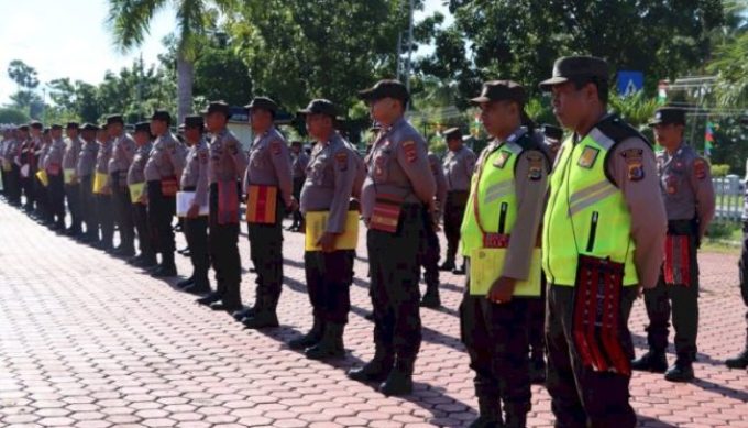 Kapolres Kupang, Wajibkan Anggotanya Gunakan Tas Samping Motif NTT.