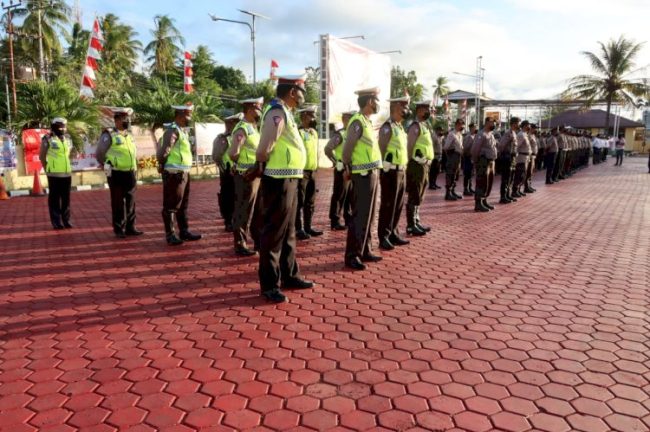 Luar Biasa, 4 Ratusan Polisi Polres Kupang Jadi Orang Tua Asuh Anak Stunting. 