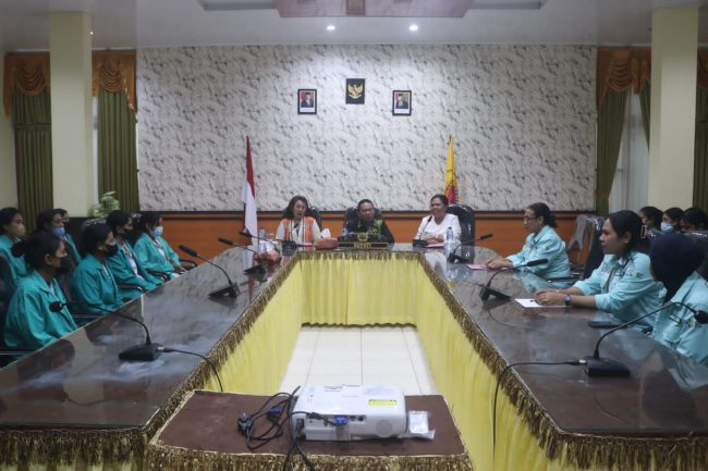 Foto. 149 Mahasiswi Poltekes Negeri Kupang, Temui Bupati Kupang.