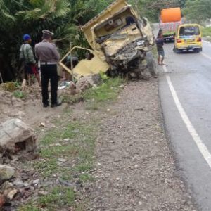 Dump Truk Terguling di TTS Gegara Rem Blong, 1 Orang Tewas