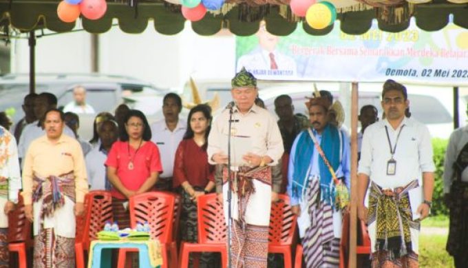 Foto. Gunakan Pakaian Adat Tradisional, Pemkab Kupang Gelar Upacara Hardiknas 2023.