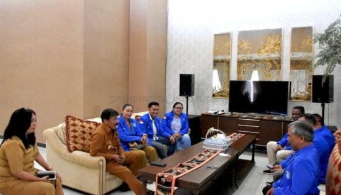 Foto. Audiens Bersama GAMKI NTT, Penjabat Wali Kota Dukung Program Wirausaha Pemuda.