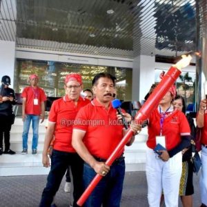 Lepas Peserta Lari Obor Pattimura, Pj Wali Kota Kupang: Lanjutkan Semangat Bangun NKRI