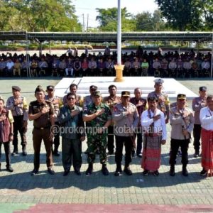 Jalin Kemitraan Pj Wali Kota Kupang Hadiri Pengukuhan Polisi RW