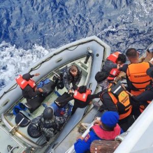 Terdampar di Perbatasan Australia, 12 Nelayan Asal Pulau Rote Berhasil Dievakuasi Tim SAR