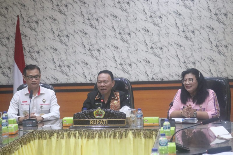 Foto. Pemkab Kupang Menerima Kunker Tim Kementerian Koordinator Bidang Politik, Hukum, dan Keamanan RI.