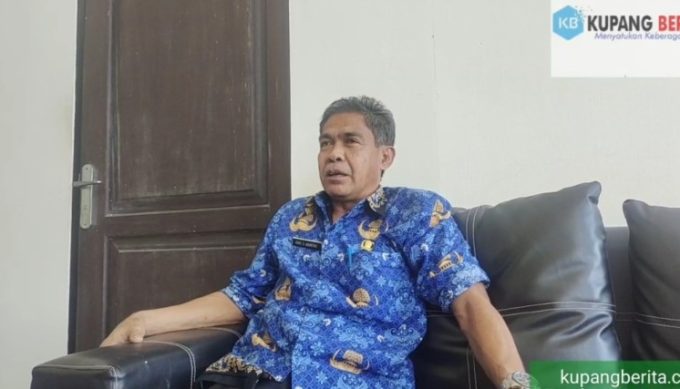 Foto. Kepala Dinas Tenaga Kerja dan Transmigrasi Kabupaten Kupang, Adril Abineno.