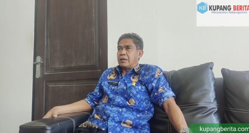 Foto. Kepala Dinas Tenaga Kerja dan Transmigrasi Kabupaten Kupang, Adril Abineno.
