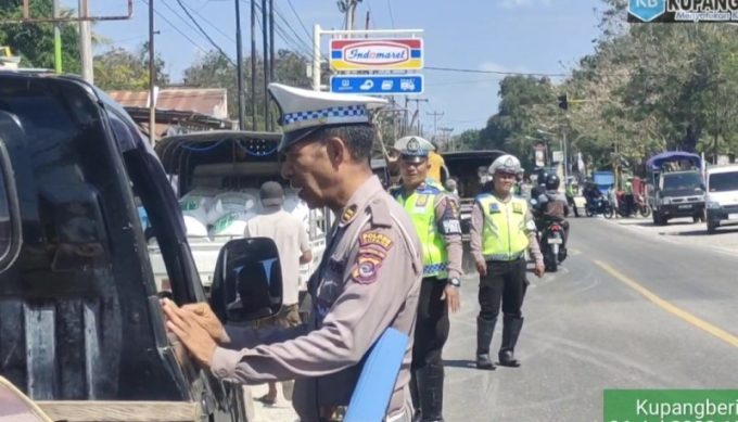 Foto. Angka Kecelakaan Lalulintas Meningkat, Satlantas Polres Kupang Terus Gelar Operasi.