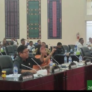Sidang Jawaban Pemerintah Atas Pemandangan Umum Fraksi DPRD Kabupaten Kupang Ricuh