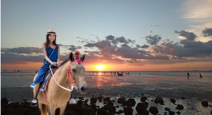 Foto. Melepas Penat Sambil Berburu Sunset di Pantai Panmuti.