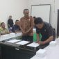Foto. 7 pejabat administrator di lingkup pemerintah Kabupaten Kupang lakukan serah terima jabatan, Jumat (22/09) di Aula Alekot Setda pemerintahan Kabupaten Kupang.