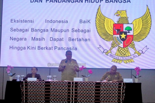 Jadi Narasumber di Seminar Akademik UT, Pj Wali Kota Kupang: Pancasila Sebagai Ideologi Negara