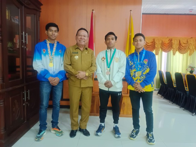 Foto. Raih Medali di Jepang dan Popnas Palembang, Atlet Kempo Asal Kabupaten Kupang Temui Bupati.