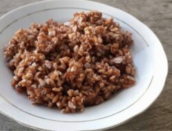 5 Manfaat Menkonsumsi Nasi Beras Merah Setiap Hari