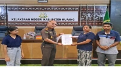 Foto. Kejari Kabupaten Kupang Selesaikan 1 Kasus Penganiayaan Secara Restorative Justice.