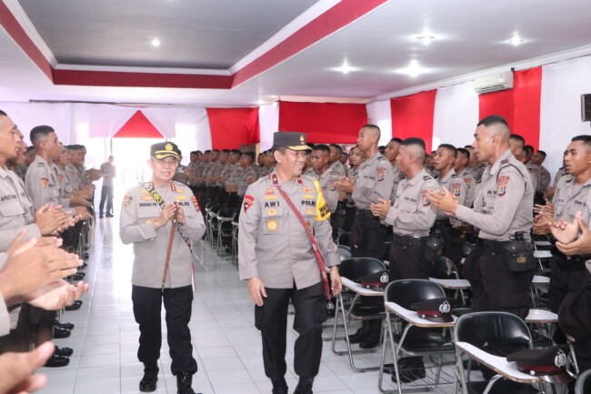 Foto. Jelang Dilantik, Wakapolda NTT, Awi Setiyono, S.I.K., M.Hum., Berikan Pembekalan Kepada 276 Siswa SPN Kupang.