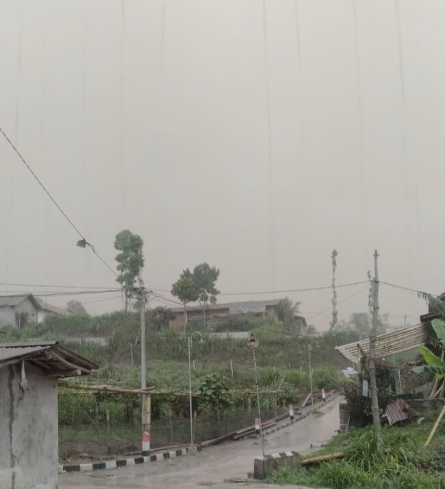 Gunung Merapi Masih Aktif, Waspada Potensi Bahaya Guguran Lava.