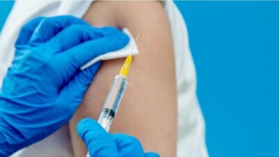 Foto. Antisipasi Lonjakan Covid-19 Jelang Nataru, Kemenkes: Masyarakat Harus Lengkapi Vaksinasi.