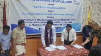 Foto. Pemkab Kupang dan Bank NTT Tandatangan Kesepakatan Pengelolaan Barang Milik Daerah.