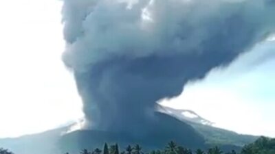 Erupsi Gunung Api Lewotobi Laki-Laki Mulai Mereda, BPBD Bagikan Masker