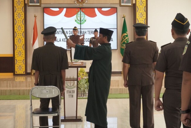 Foto. Kepala Kejaksaan Negeri Sabu Raijua Bergeser, Ini Penggantinya.
