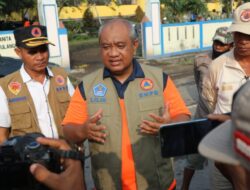 Tinjau Pengungsian, BNPB Pastikan SK Posko Erupsi Gunung Api Lewotobi Diteken Penjabat Bupati Flores Timur