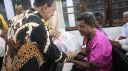 Foto. Gelar Natal Bersama Kaum Bapak Sinode GMIT Berbagi Kasih Dengan Jemaat Klasis Kupang Tengah.