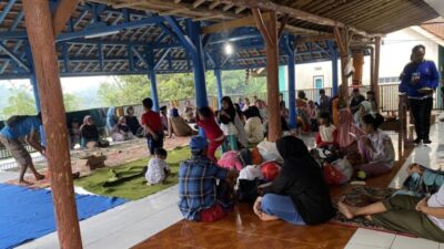 Foto. Longsor di Subang, 2 Warga Meninggal dan 80 Orang Lainnya Mengungsi.