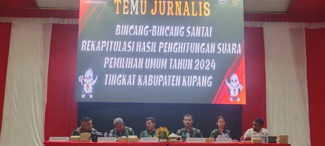 Foto. Pleno Hari Pertama KPUD Kabupaten Kupang Gelar Temu Jurnalis.